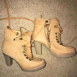 Lace up heeled tan boots! Size 8.5